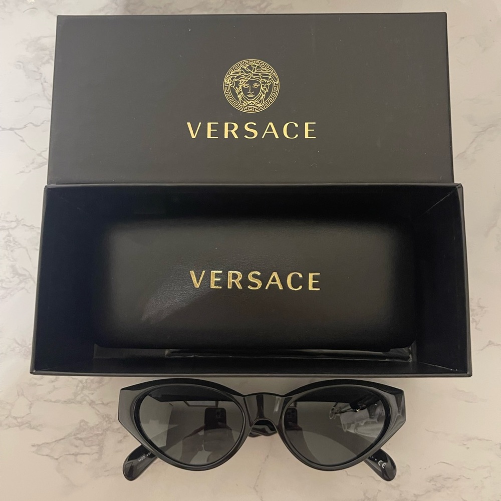 Brand new versace sunglasses